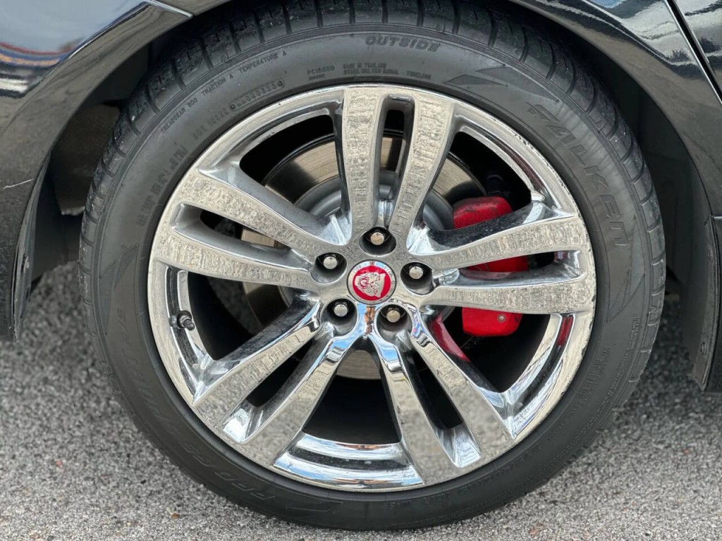 2013 Jaguar XJ Image 21