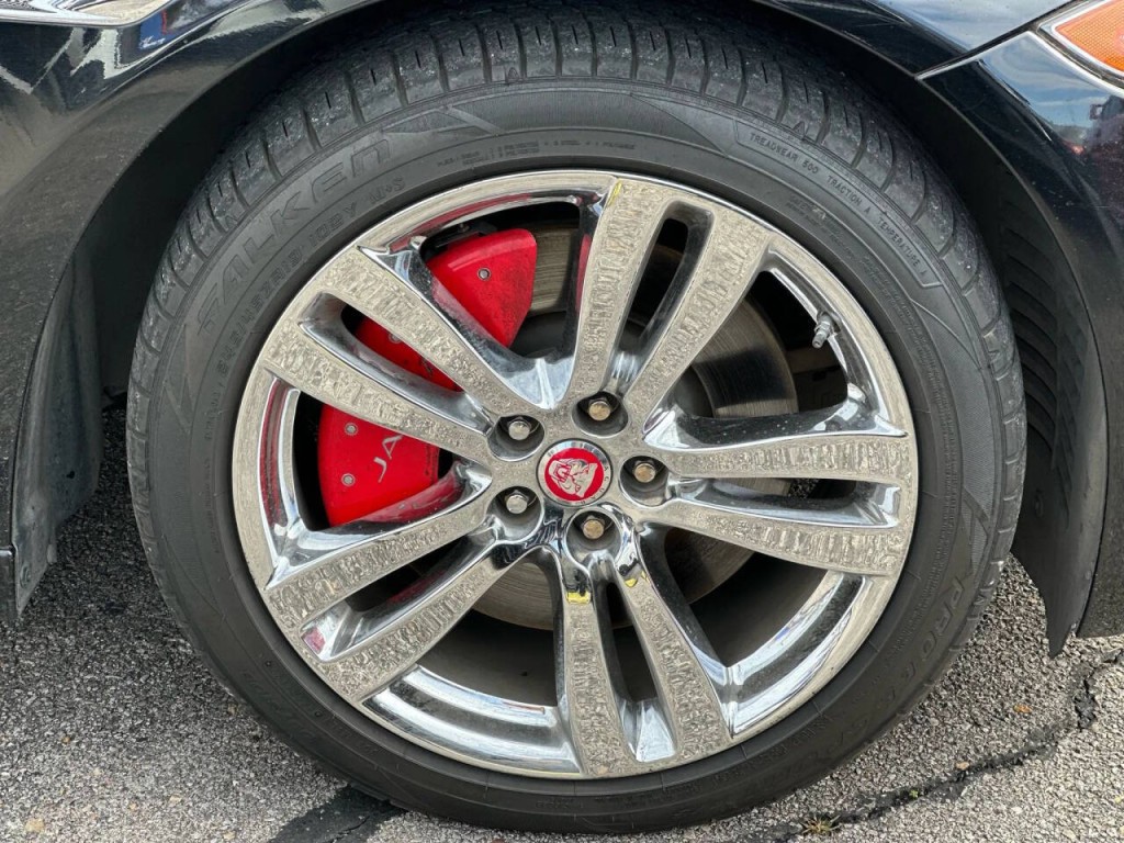 2013 Jaguar XJ Image 22