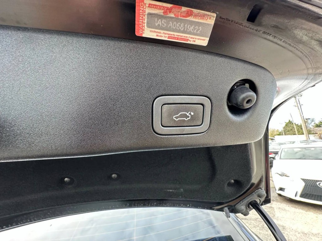 2013 Jaguar XJ Image 26