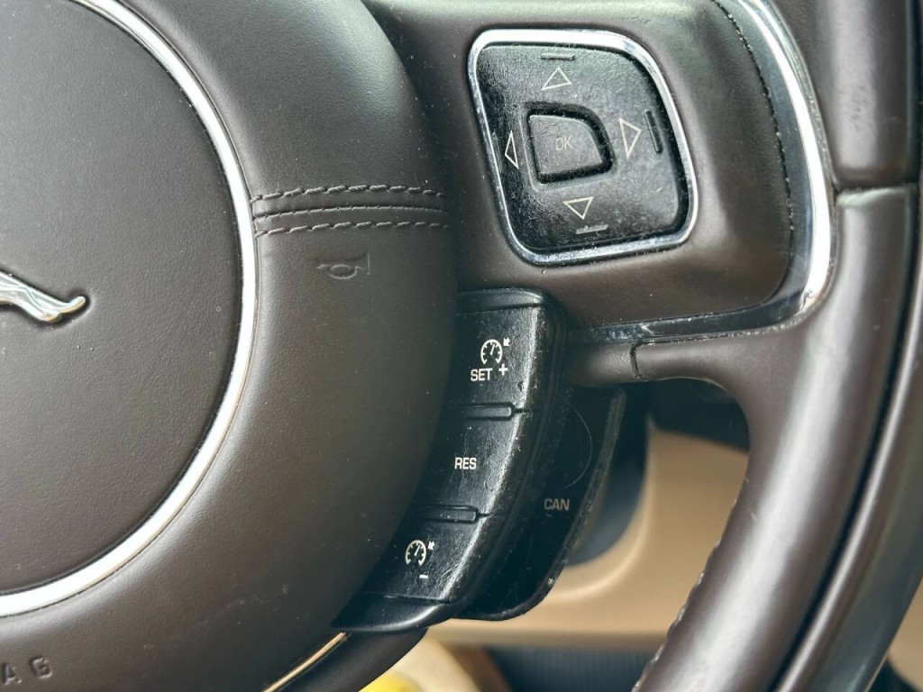 2013 Jaguar XJ Image 27