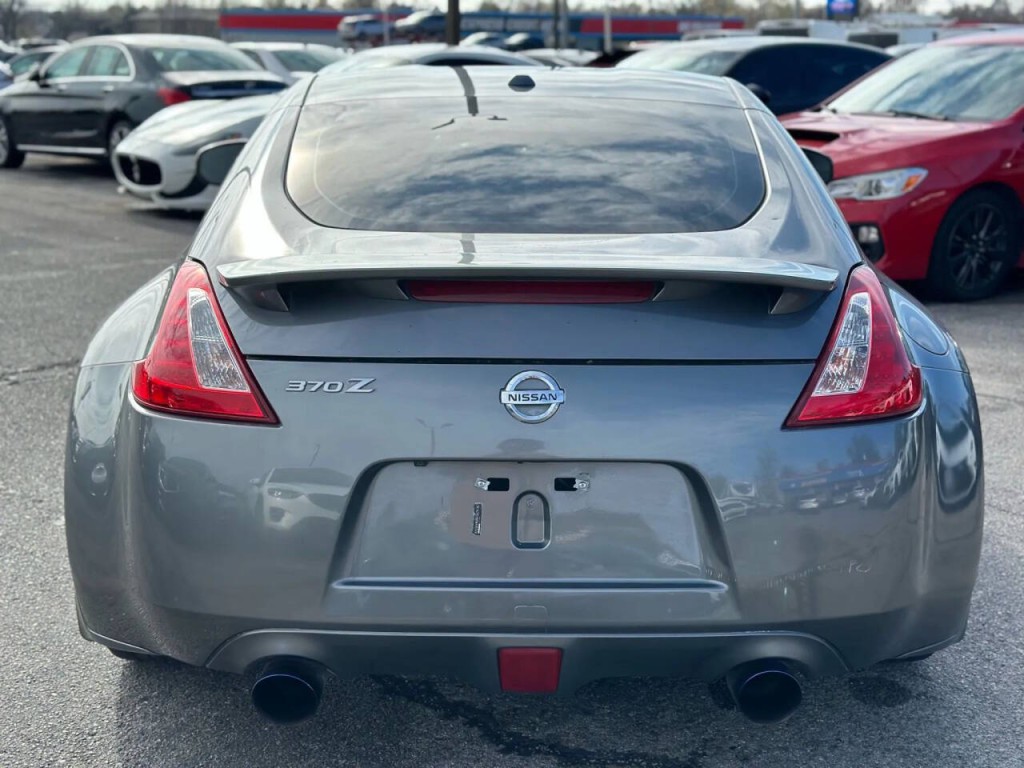 2015 Nissan 370Z Image 6