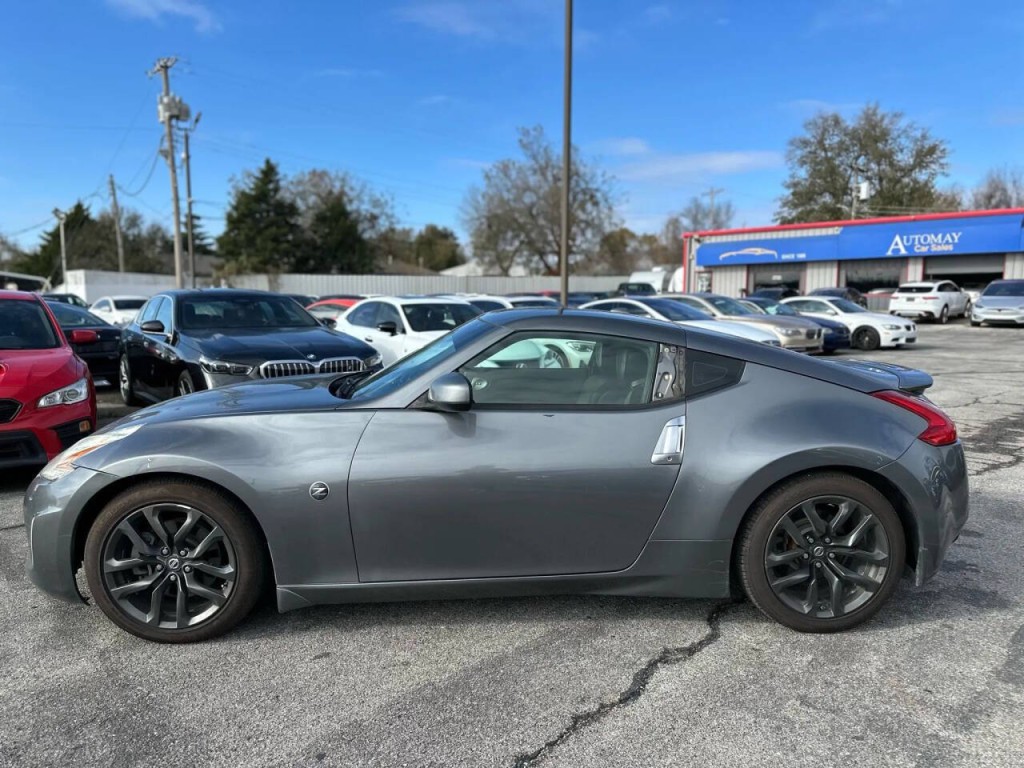 2015 Nissan 370Z Image 8