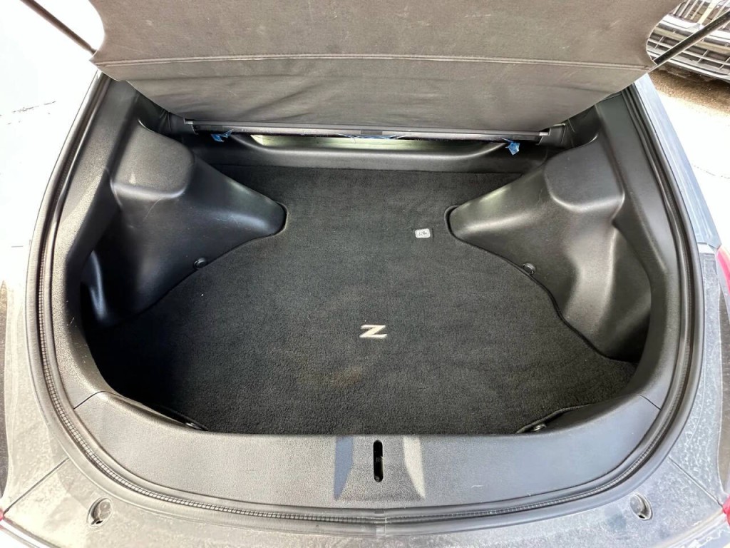 2015 Nissan 370Z Image 11