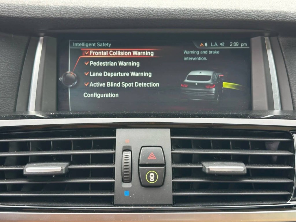 2018 BMW X4 Image 32