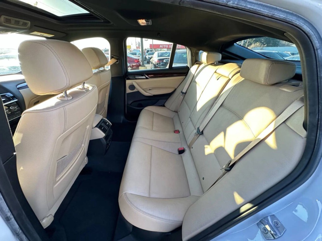 2018 BMW X4 Image 16