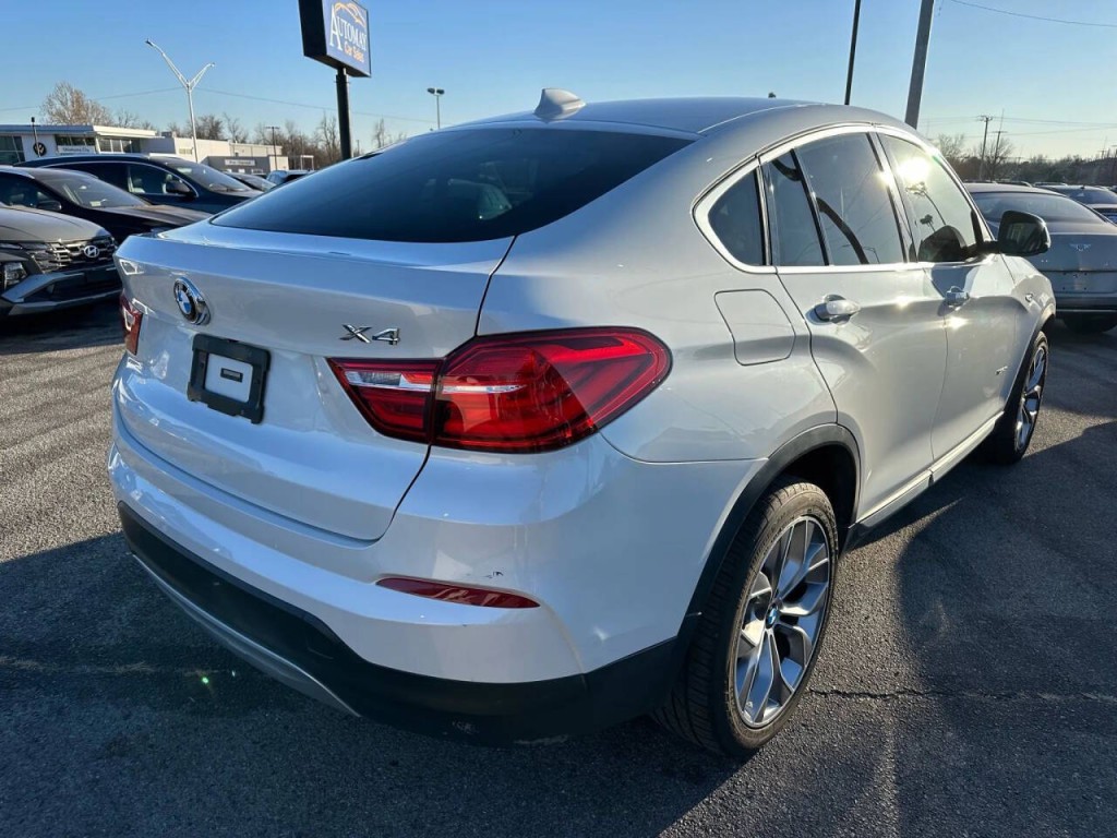 2018 BMW X4 Image 30