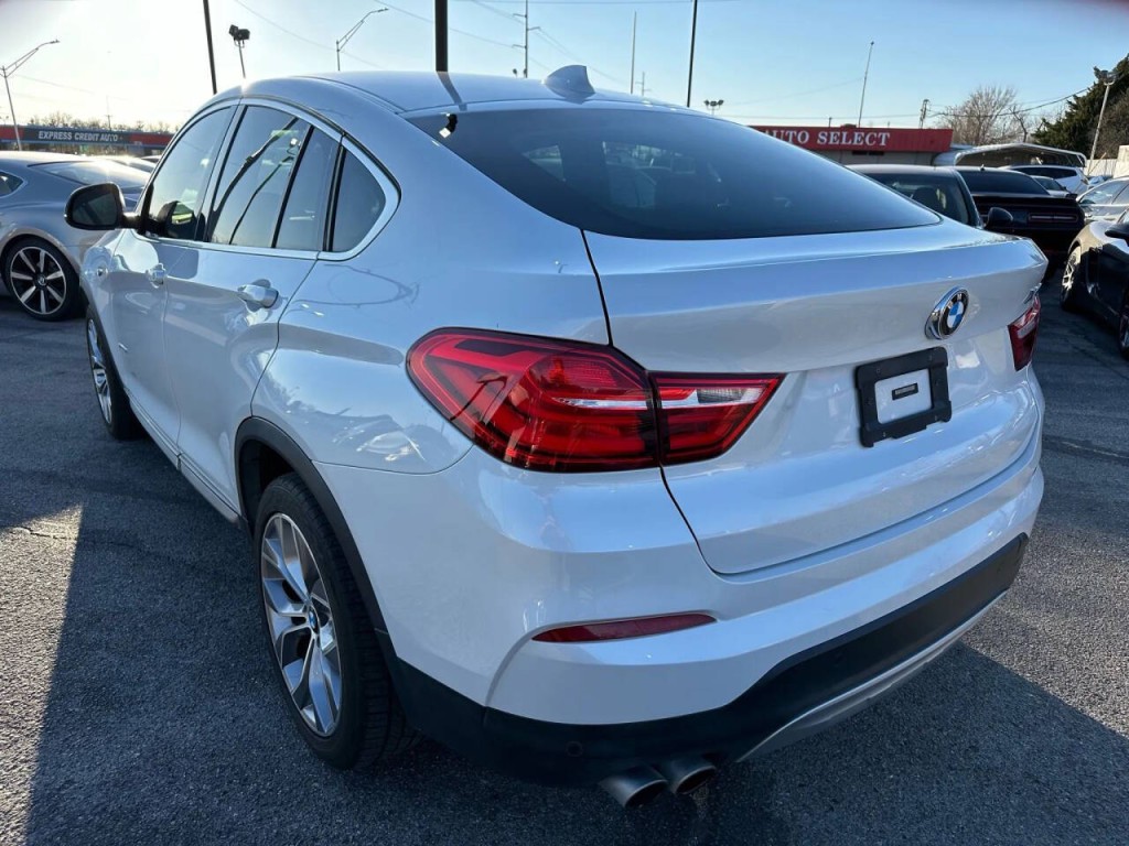 2018 BMW X4 Image 32