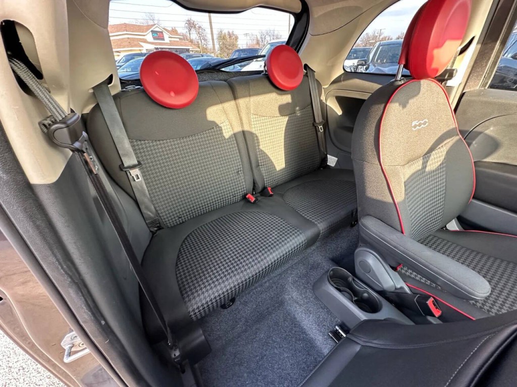 2018 FIAT 500 Image 11