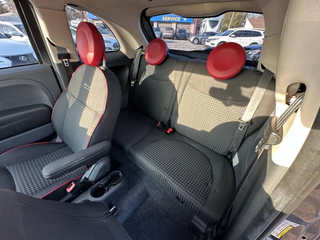 2018 FIAT 500 Image 12
