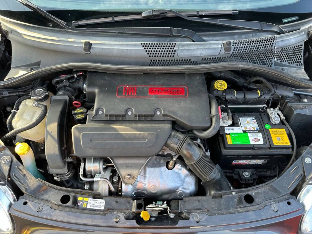 2018 FIAT 500 Image 14