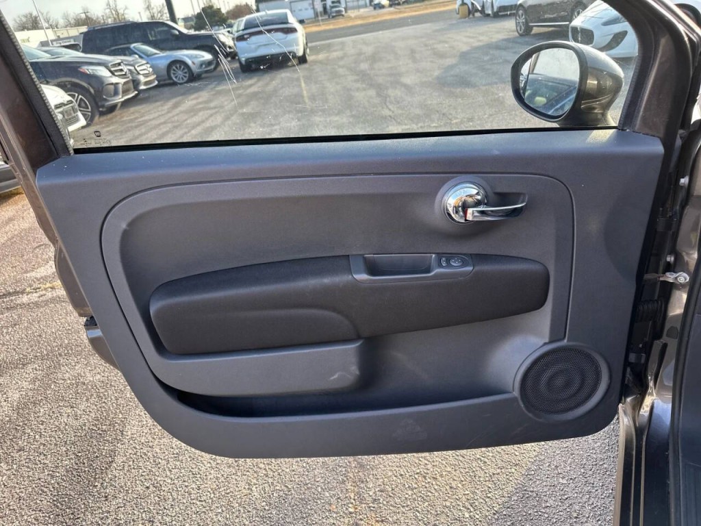 2018 FIAT 500 Image 15