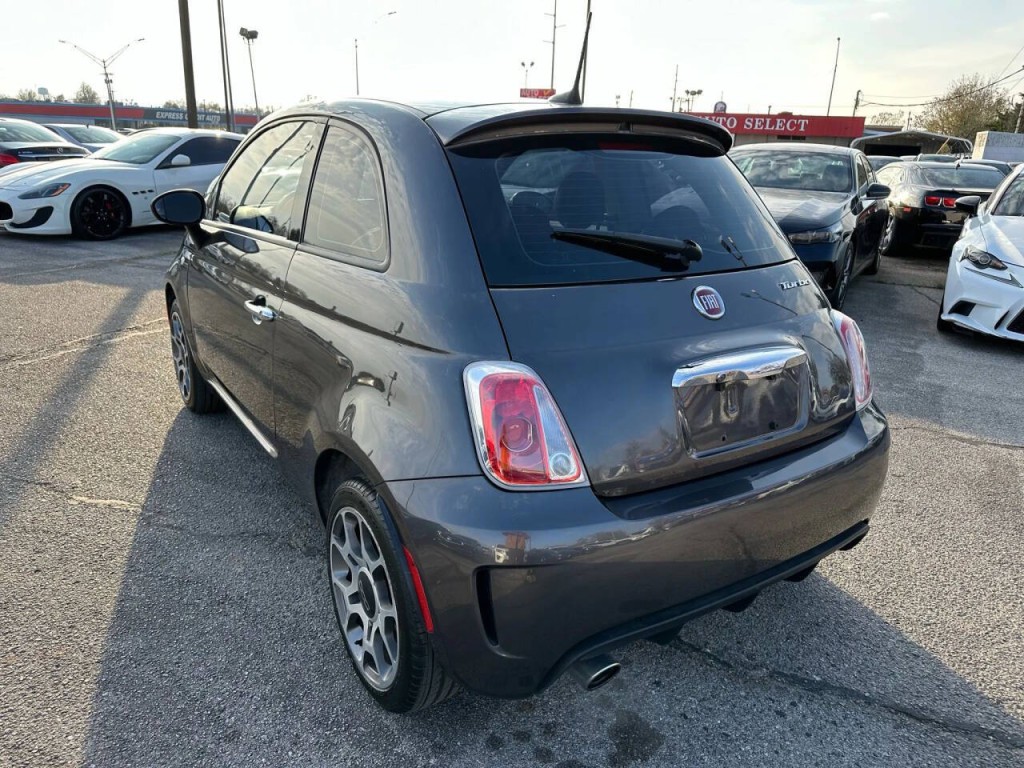 2018 FIAT 500 Image 28