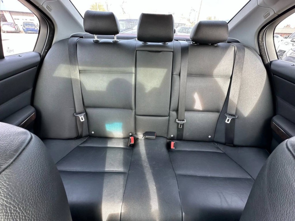 2007 BMW 3 Series Image 16