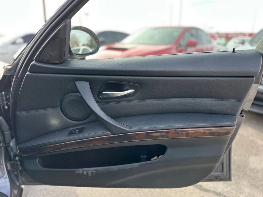 2007 BMW 3 Series Image 22