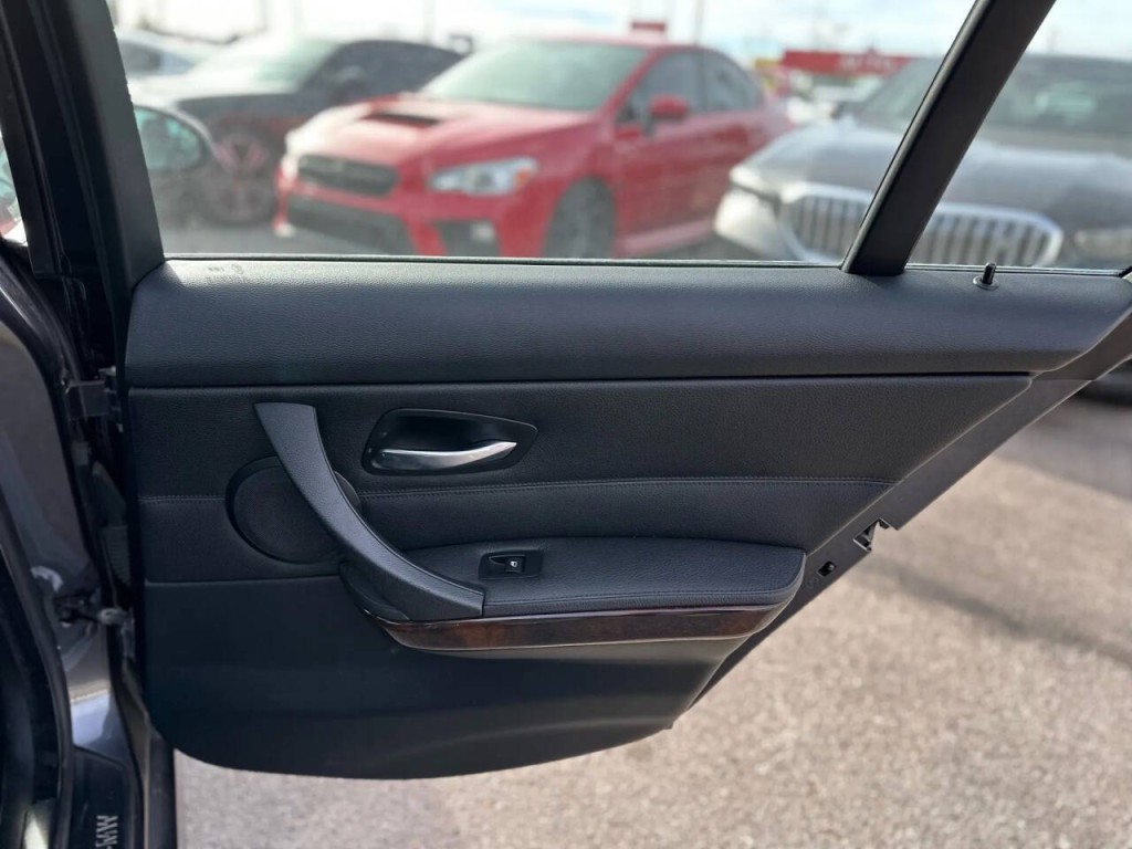 2007 BMW 3 Series Image 23