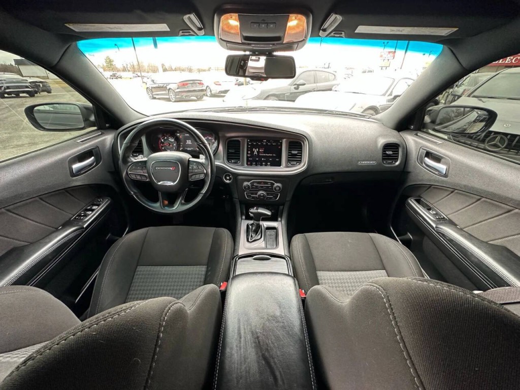 2021 Dodge Charger Image 2