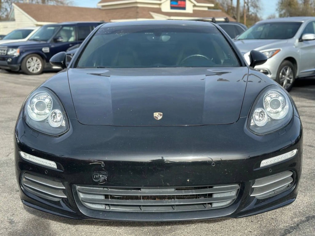2016 Porsche Panamera Image 3