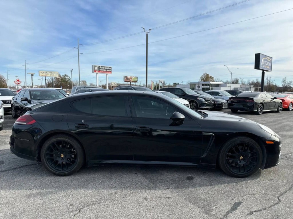 2016 Porsche Panamera Image 5