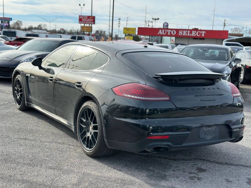 2016 Porsche Panamera Image 8