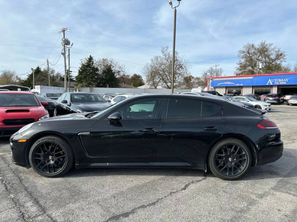 2016 Porsche Panamera Image 9