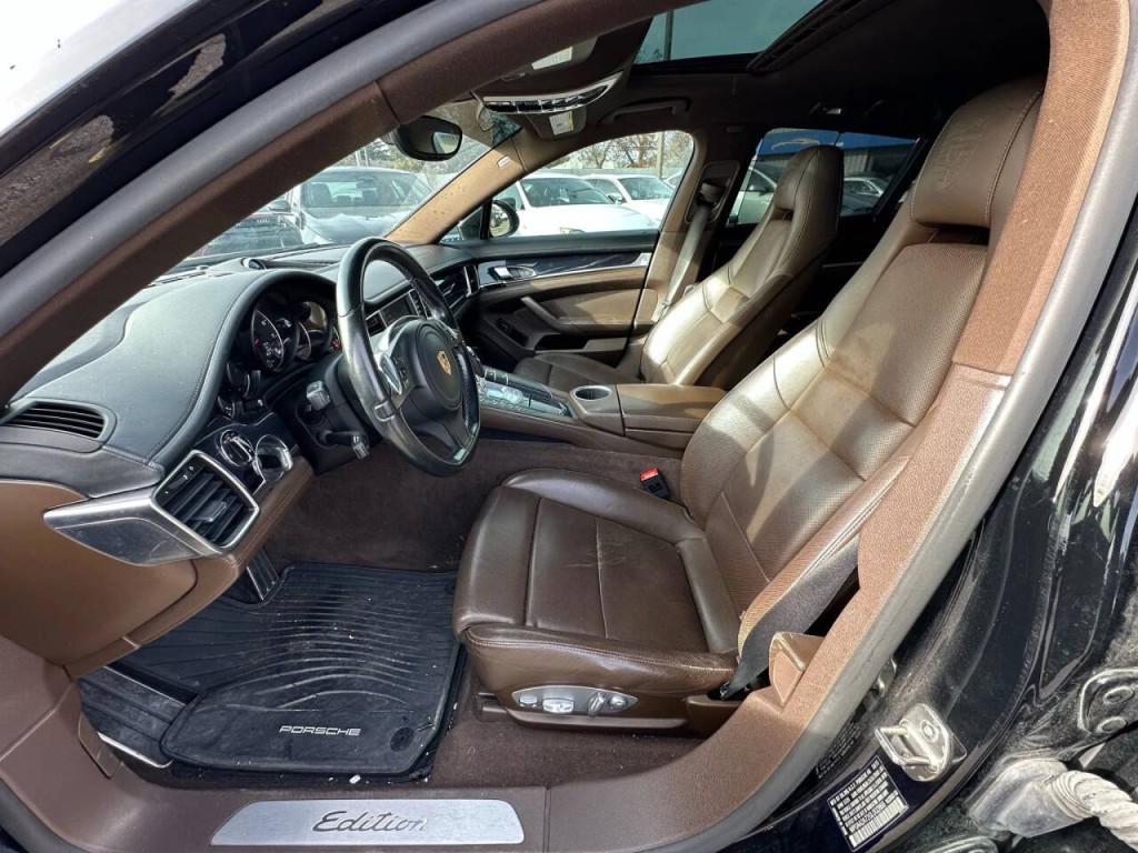 2016 Porsche Panamera Image 10