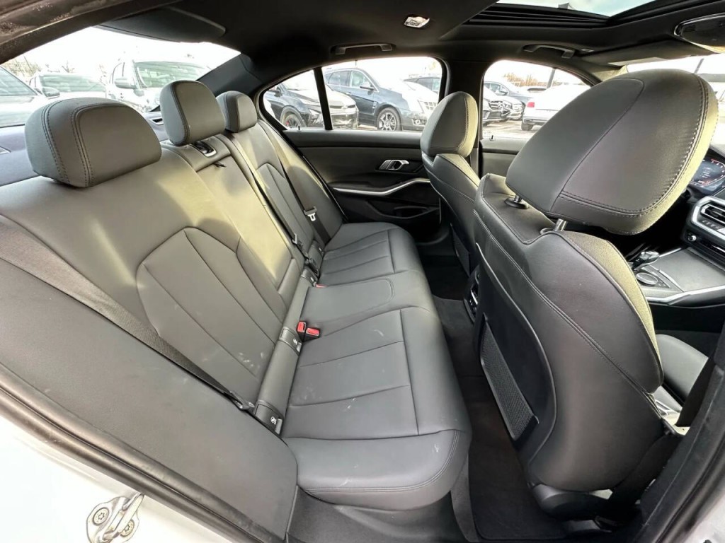 2020 BMW 3 Series Image 16