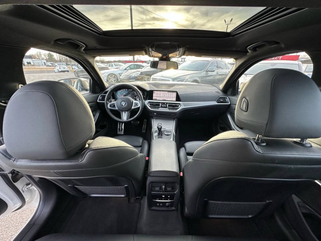 2020 BMW 3 Series Image 17