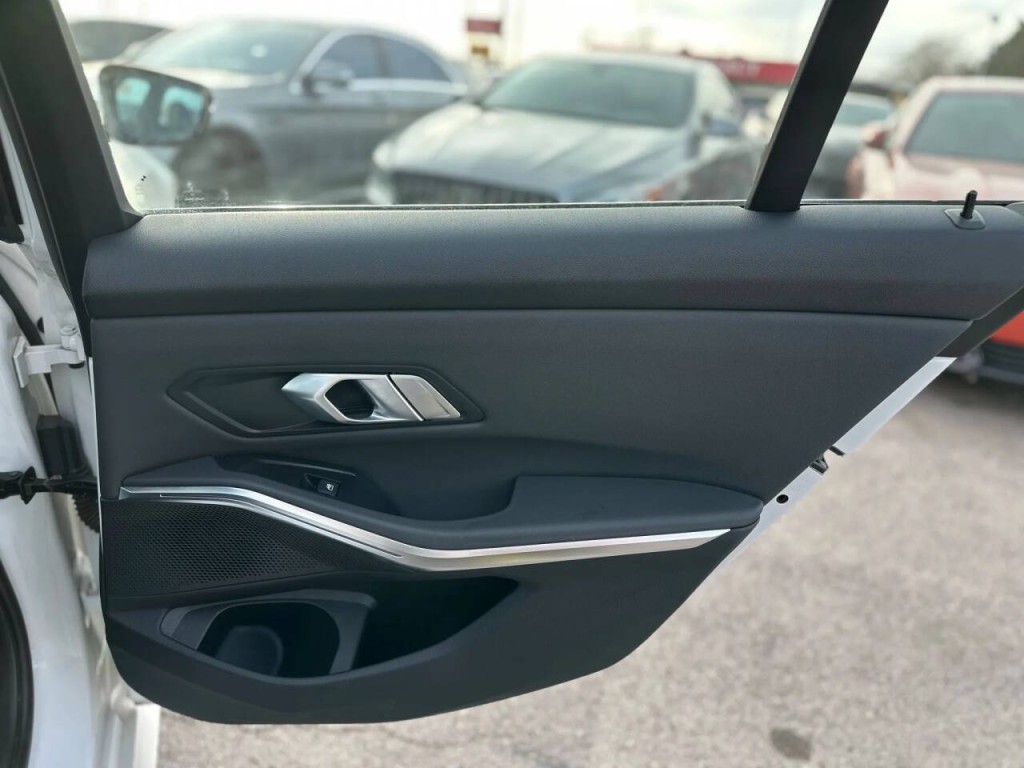 2020 BMW 3 Series Image 25