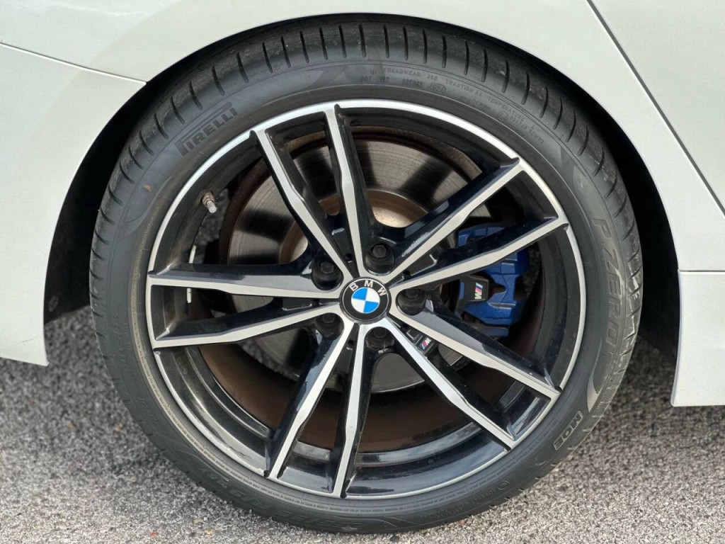 2020 BMW 3 Series Image 29