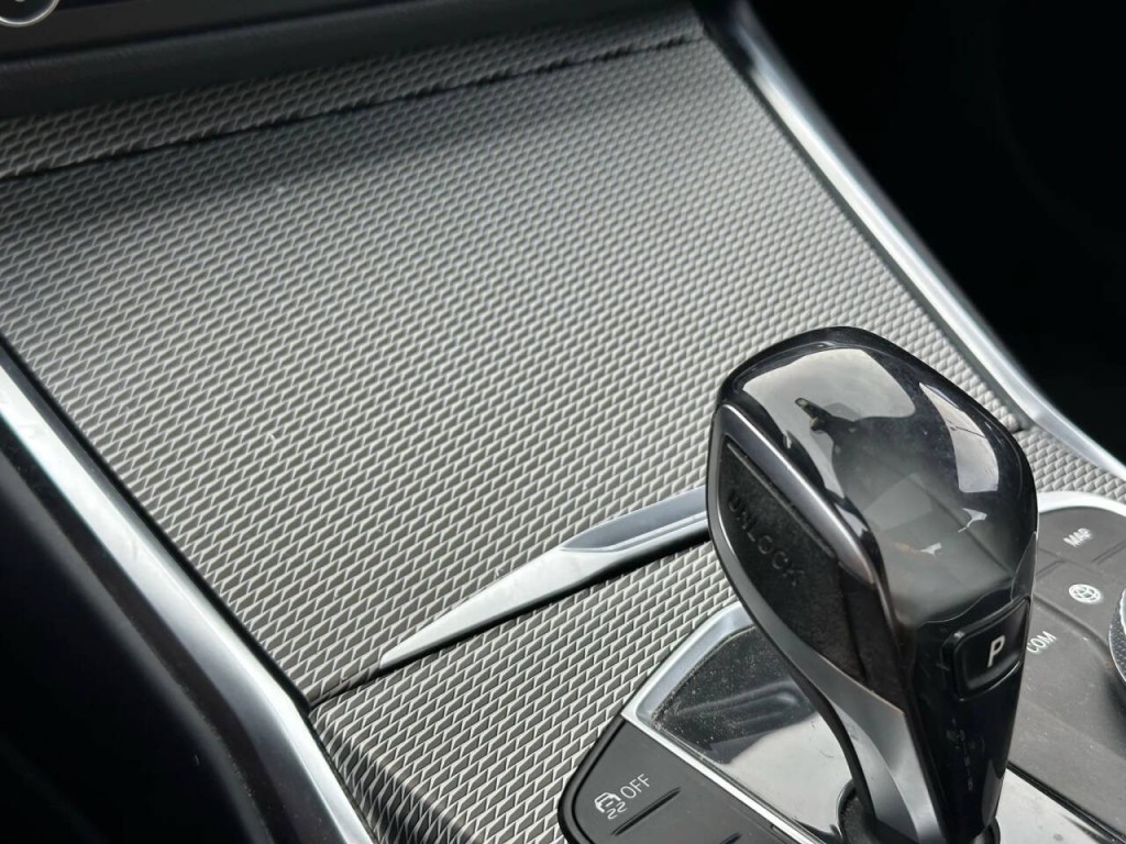 2020 BMW 3 Series Image 41