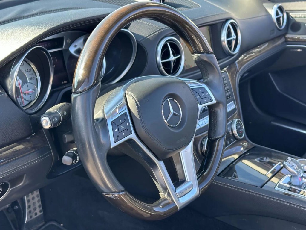 2015 Mercedes-Benz SL-Class Image 25