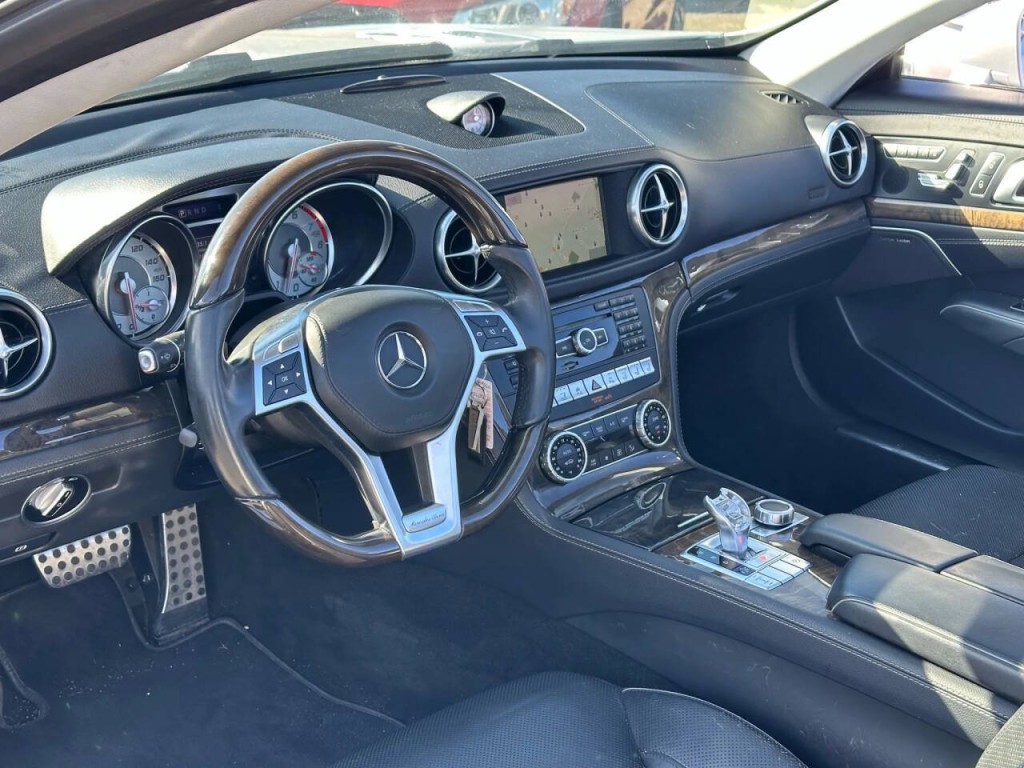 2015 Mercedes-Benz SL-Class Image 26