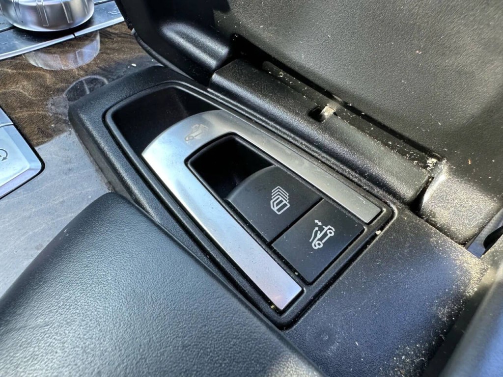 2015 Mercedes-Benz SL-Class Image 31