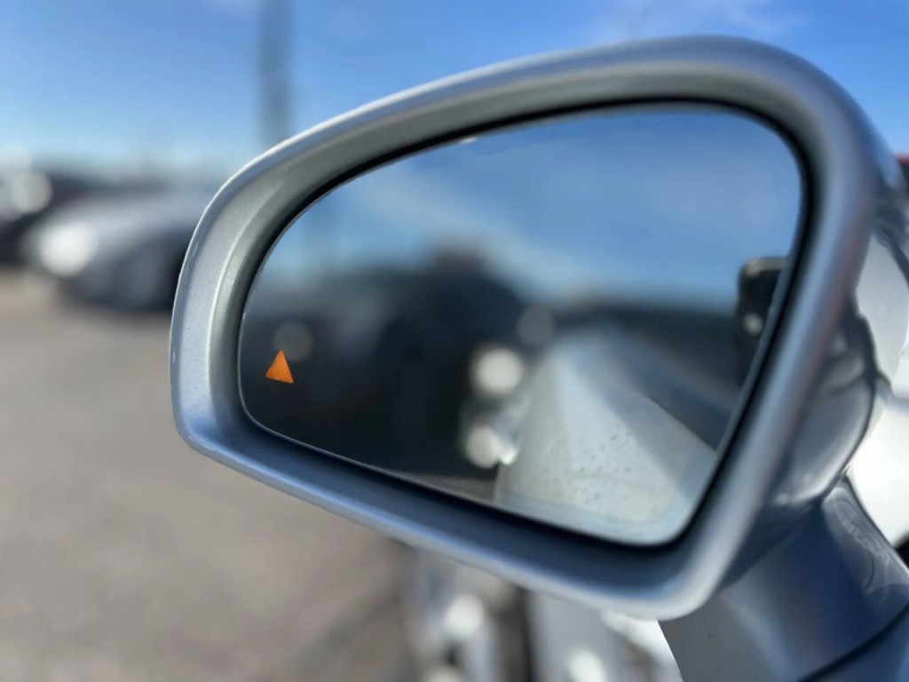 2015 Mercedes-Benz SL-Class Image 35