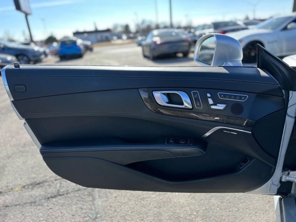 2015 Mercedes-Benz SL-Class Image 37