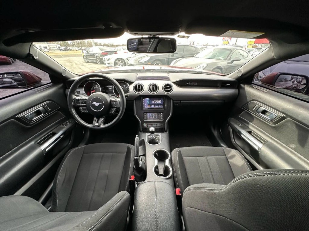 2020 Ford Mustang Image 2