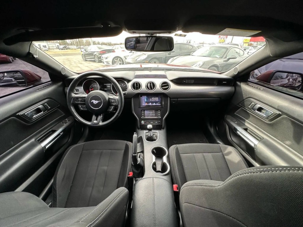 2020 Ford Mustang Image 12