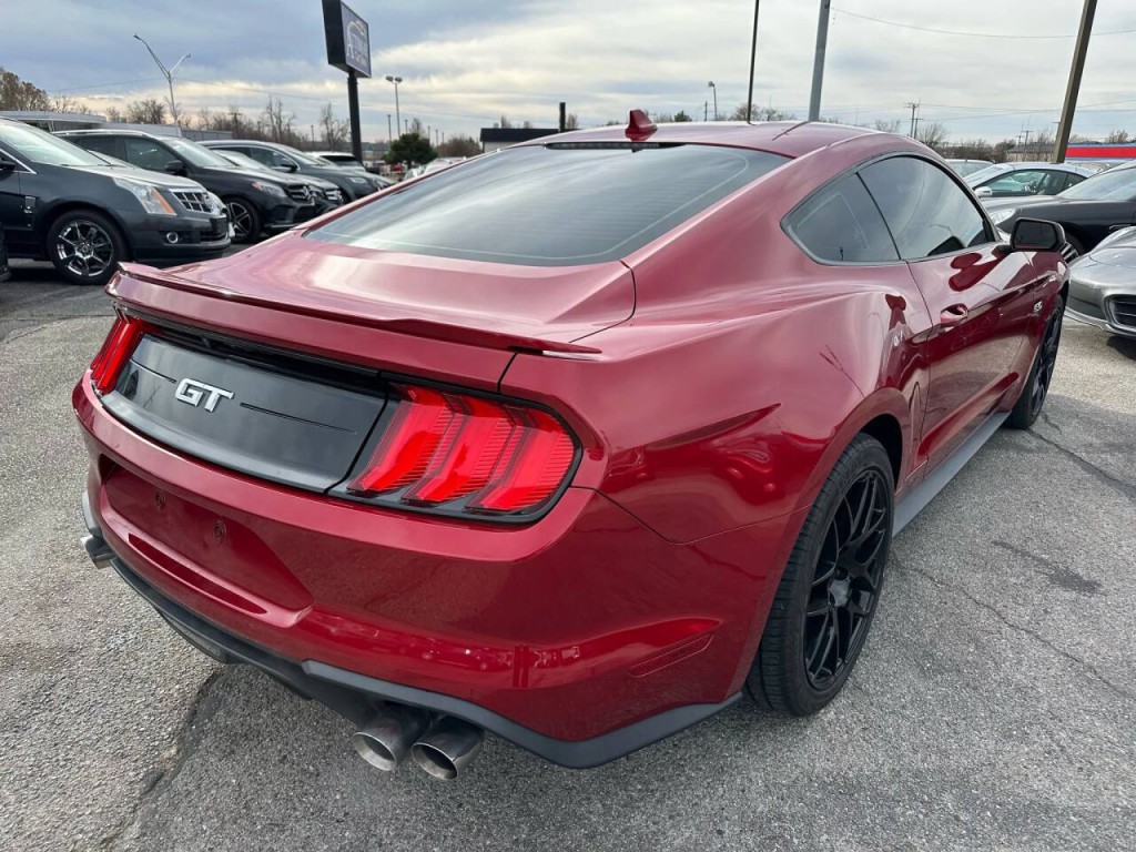 2020 Ford Mustang Image 32
