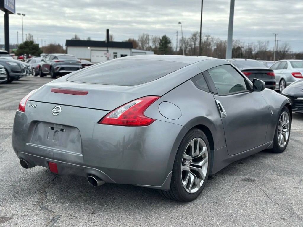 2014 Nissan 370Z Image 4