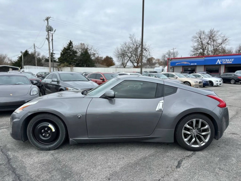 2014 Nissan 370Z Image 7