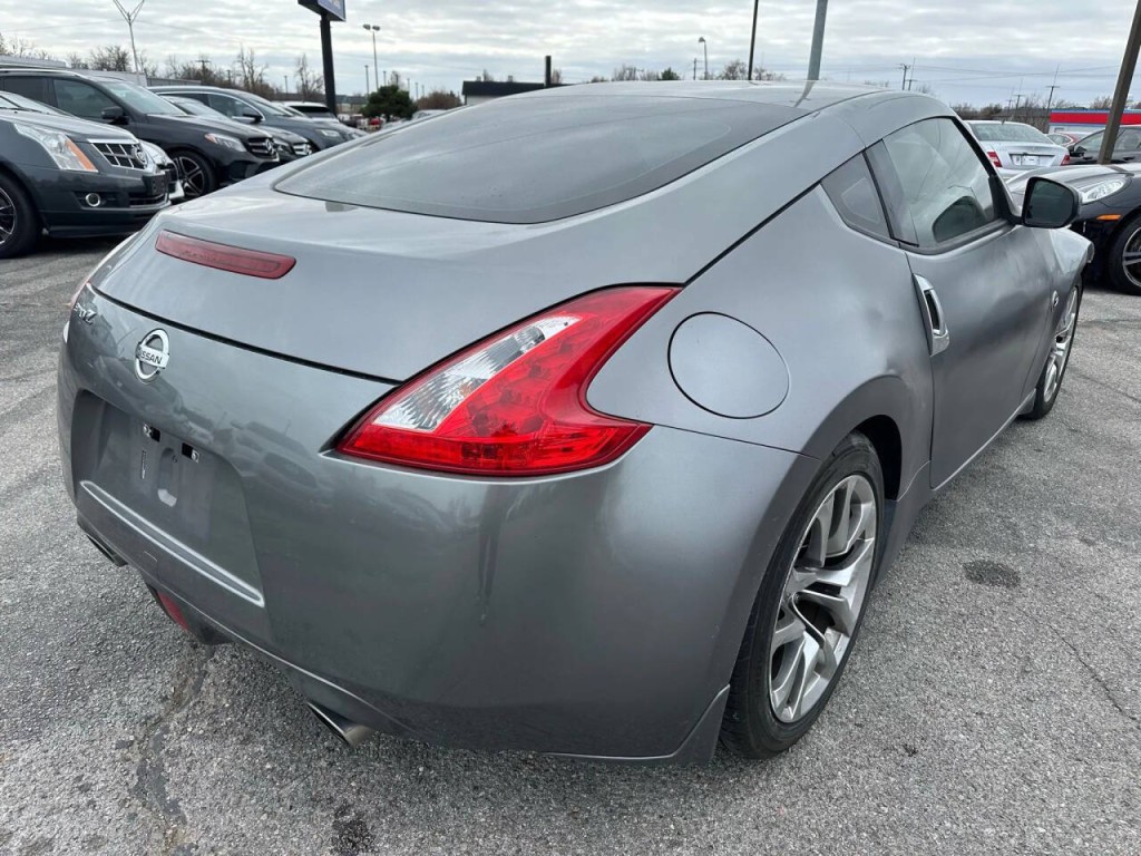 2014 Nissan 370Z Image 22