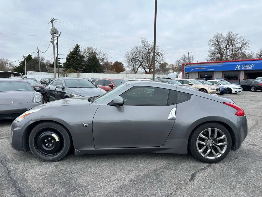 2014 Nissan 370Z Image 25