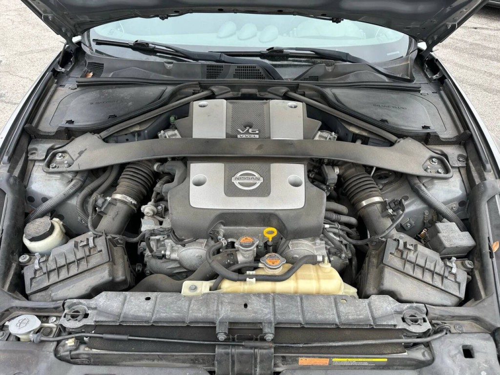 2014 Nissan 370Z Image 12
