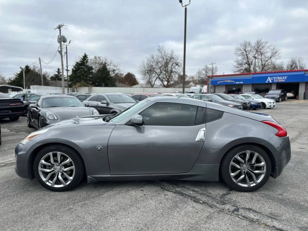 2014 Nissan 370Z Image 8