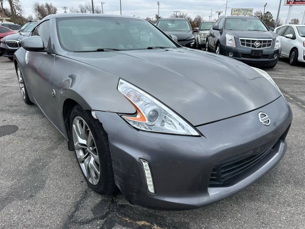 2014 Nissan 370Z Image 20