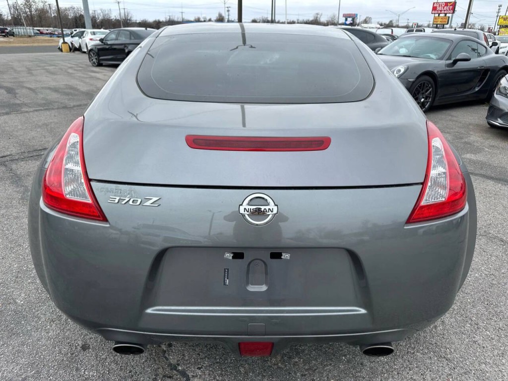 2014 Nissan 370Z Image 23