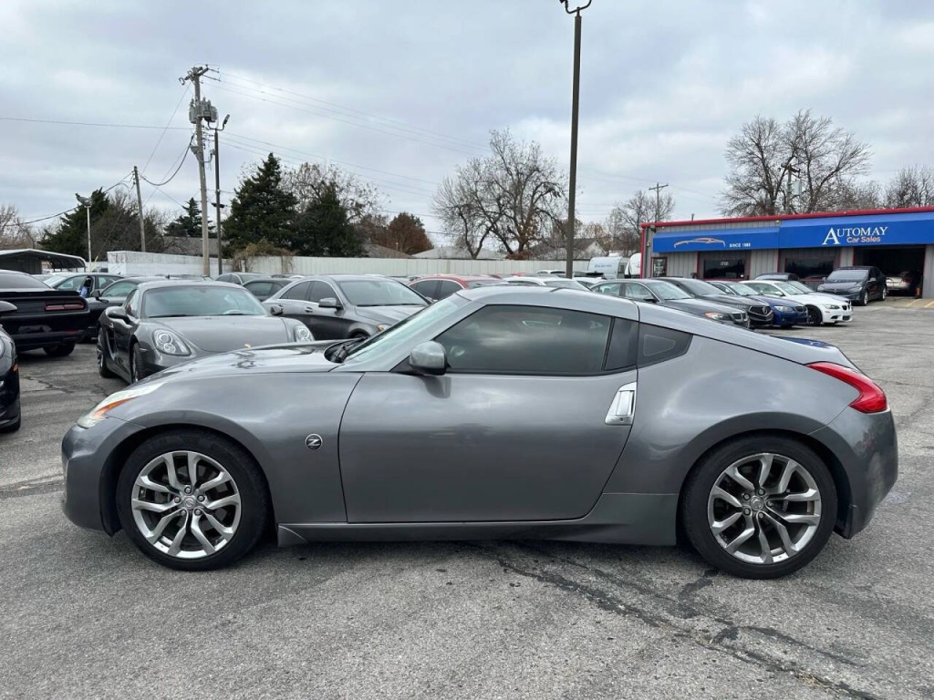 2014 Nissan 370Z Image 24