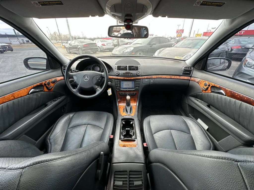 2005 Mercedes-Benz E-Class Image 10