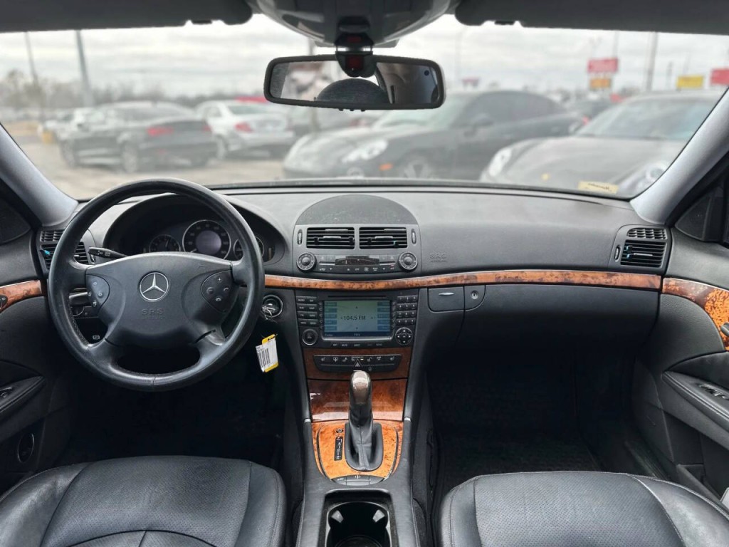 2005 Mercedes-Benz E-Class Image 11