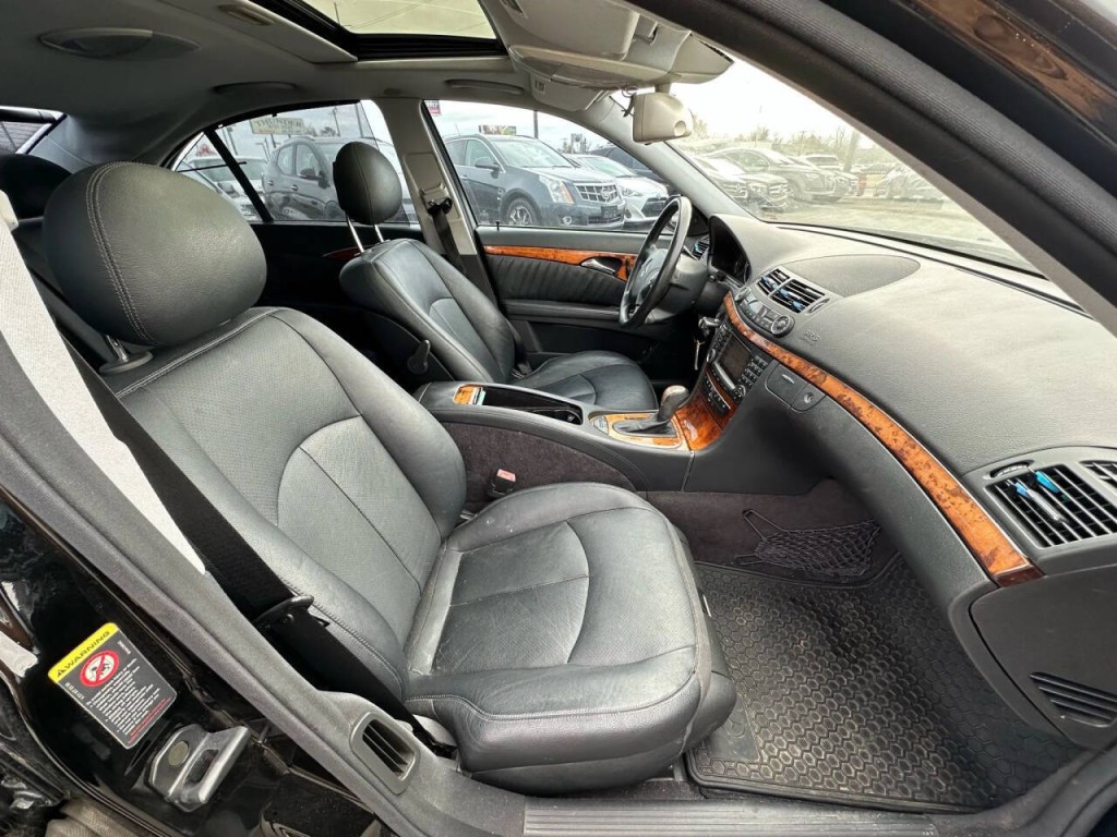 2005 Mercedes-Benz E-Class Image 12